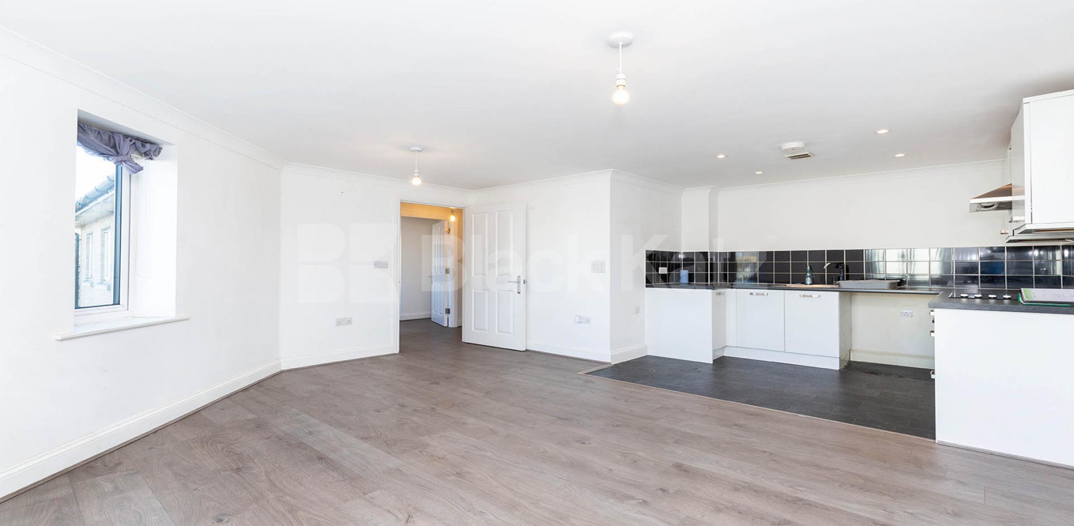 			2 Bedroom, 2 bath, 1 reception Apartment			 Green Lanes, Palmers Green